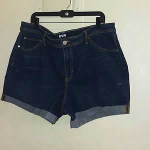 BNWOT Plus Size 20 W EVRI Cuffed Shorts extra stretchy